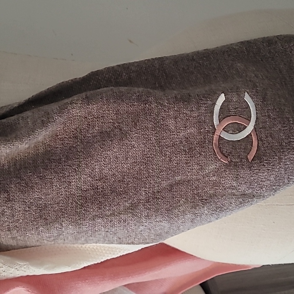 Chanel Elegant Brown and Pink Wrap - Picture 4 of 9